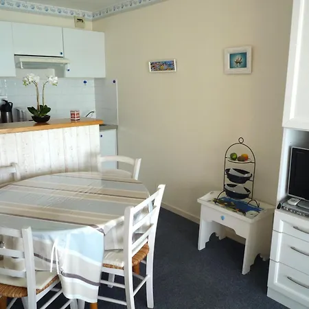 Face A La Avec Balcon, Garage Prive Et Equipements Modernes - - Fr-1-92-624 *