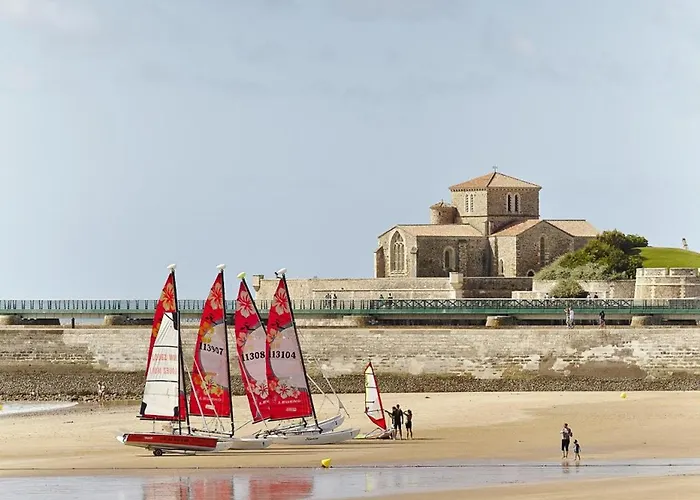 Face A La Avec Balcon, Garage Prive Et Equipements Modernes - - Fr-1-92-624 דירה