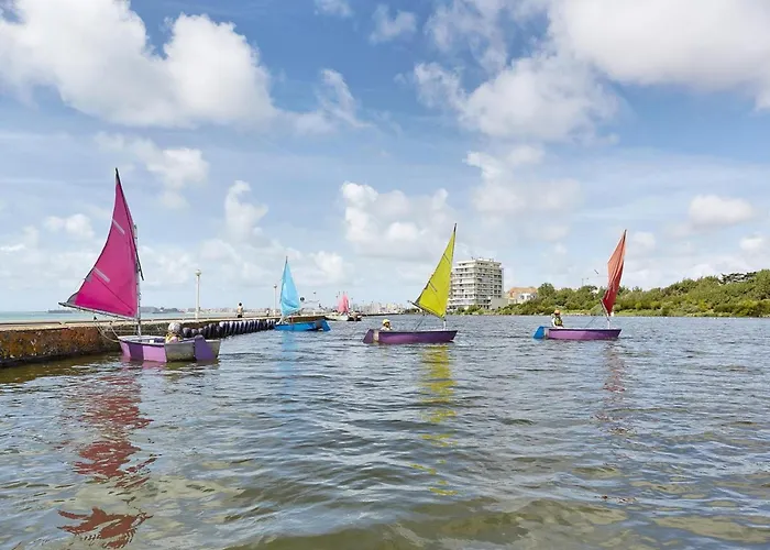 Apartament Face A La Avec Balcon, Garage Prive Et Equipements Modernes - - Fr-1-92-624