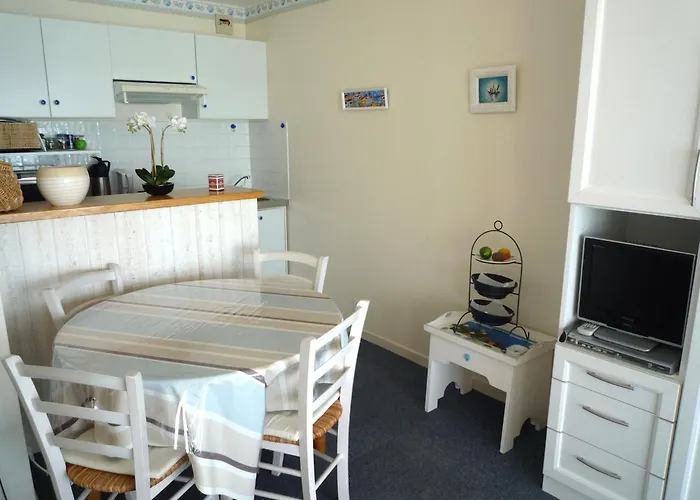 Face A La Avec Balcon, Garage Prive Et Equipements Modernes - - Fr-1-92-624 *